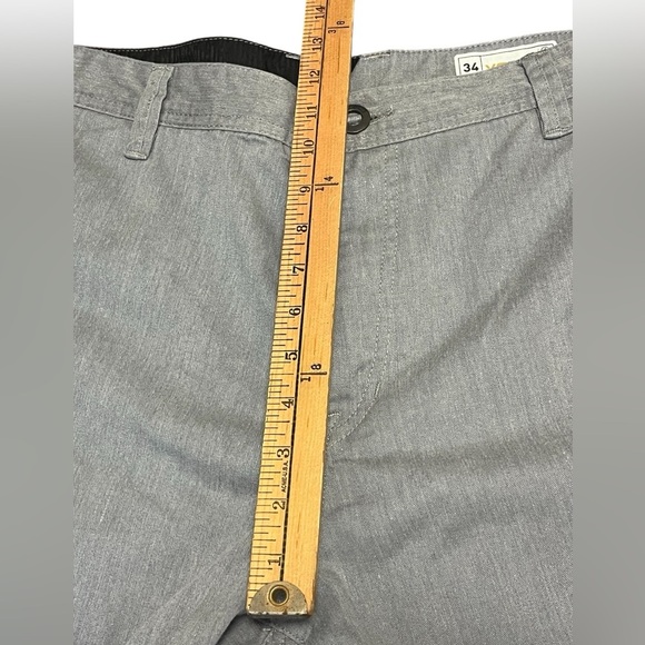 Volcom Men's Gray Flat Front Shorts - Picture 12 of 15